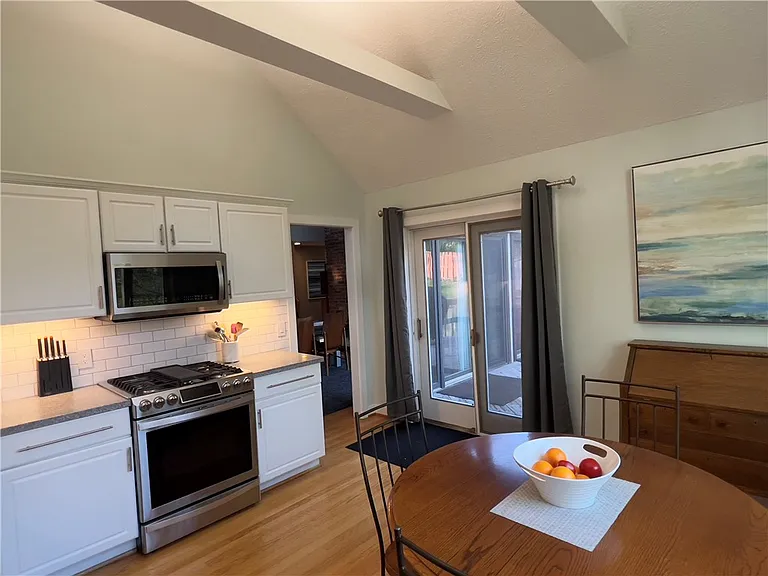 27 Hoyt Pl — Photo 12