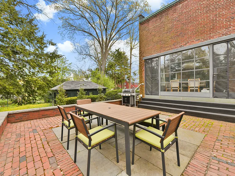 17 Farrar St — Photo 10
