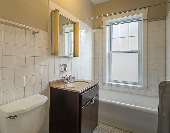 5th image of 2100 W Ainslie St #21122N