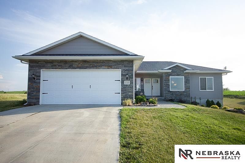 17310 Red Sunset Ct, NE 68317 MLS 22320429 Zillow