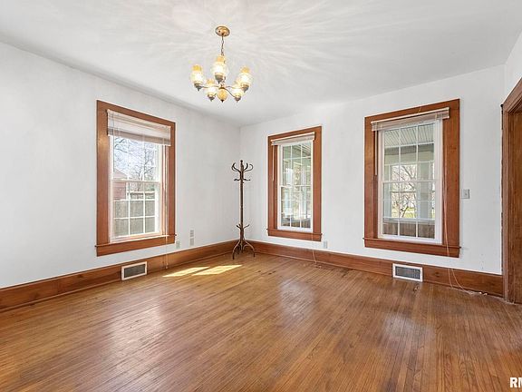 5th image of 811 2nd Avenue Ct
