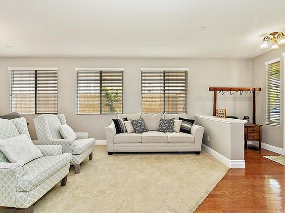 5th image of 15462 Arlington Way