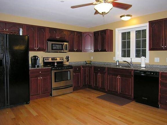 Granite & cherry kitchen