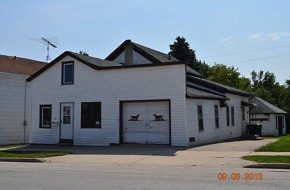 1st image of 541 E Main St