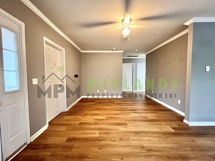 3425 Manor Ave — Photo 3