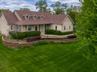 10303 Fox Bluff Ln, Spring Grove, IL 60081