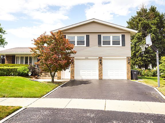 2nd image of 16536 Maple Ct