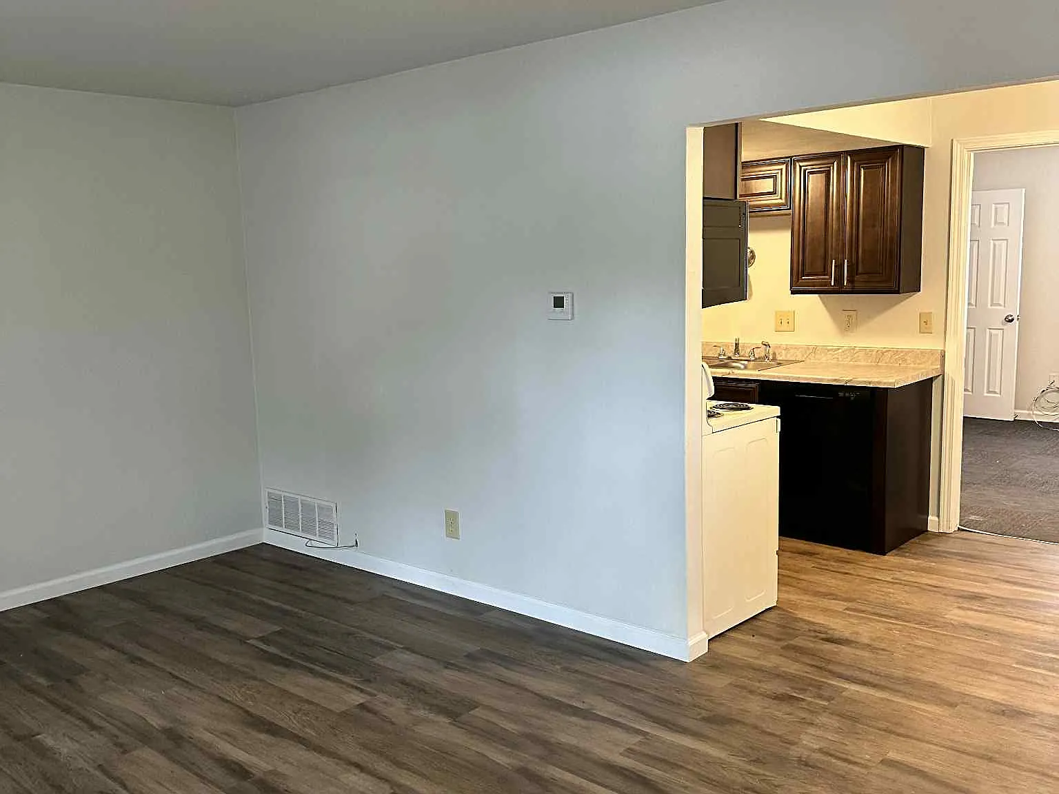1 bed, 800 sqft, $800 — Photo 2