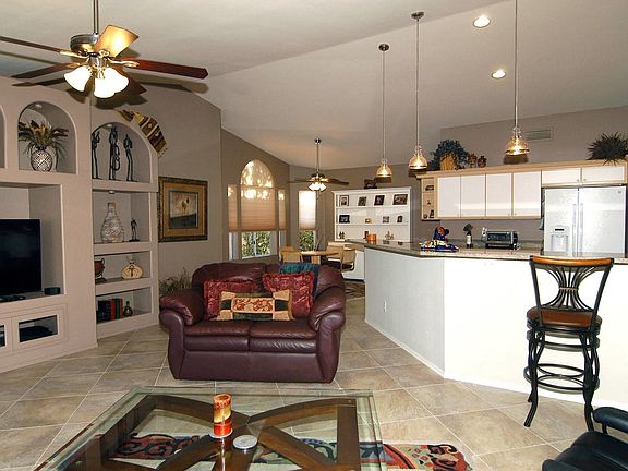 4th image of 38295 S Rolling Hills Dr