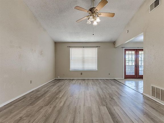 2nd image of 644 Howard Ct