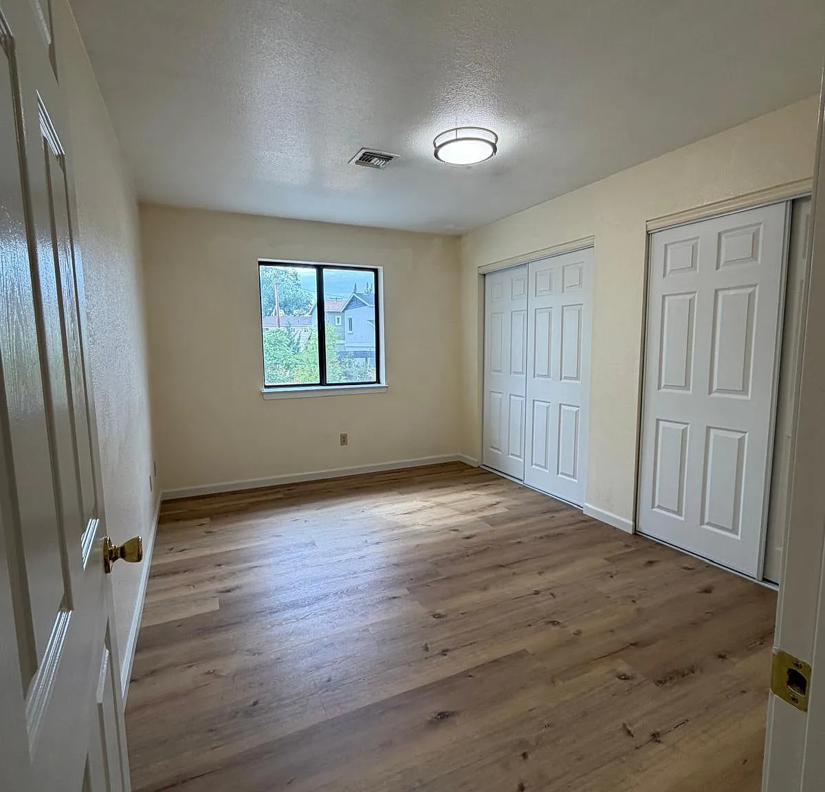 2 bed, 1.5 bath, 1000 sqft, $1,695 — Photo 4