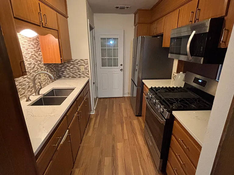 1802 Muir Dr — Photo 6