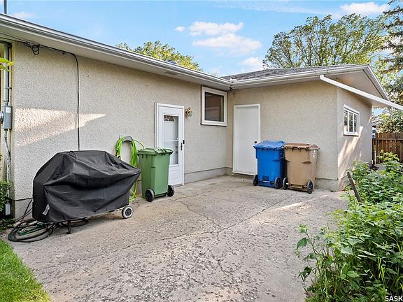 4th image of 3531 Queen STREET
