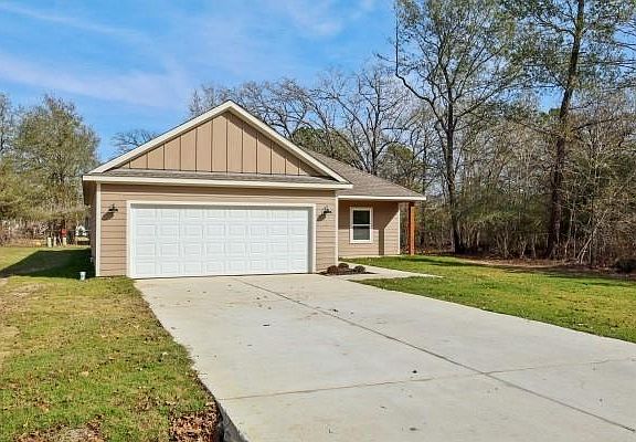 2nd image of 527 Autumn Ln
