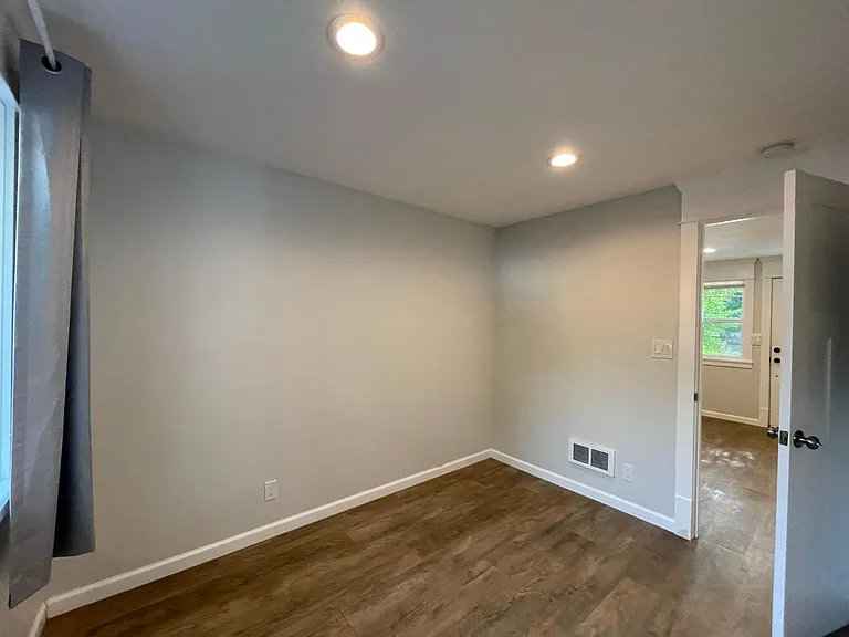 1555A Summer St NE — Photo 10