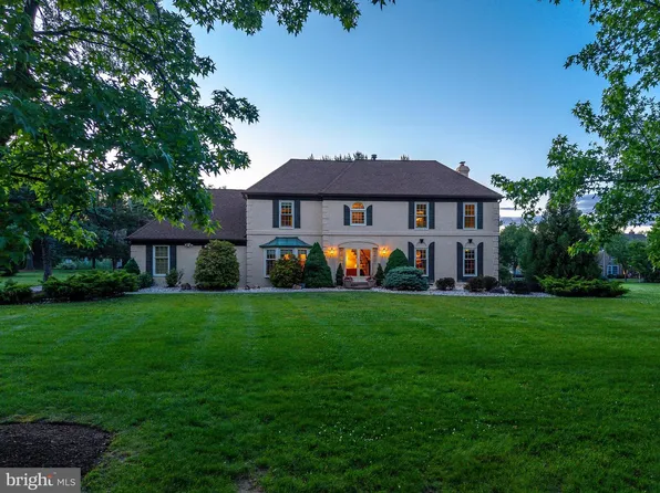 1321 Tanglewood Dr, North Wales, PA 19454