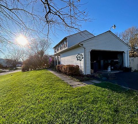 3rd image of 8453 Transit Ln