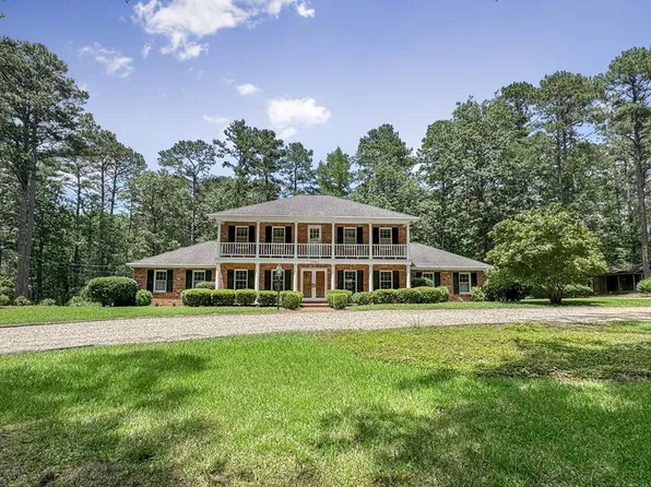 1063 David Benjamin Dr, McComb, MS 39648