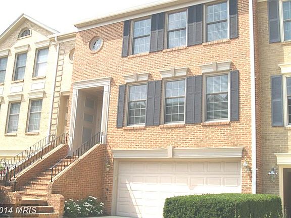 2nd image of 10923 Bloomingdale Dr