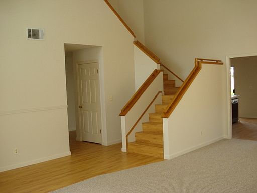 5th image of 124 Oak Brook Ct