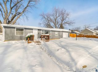 2700 E 15th St, Sioux Falls, SD 57103