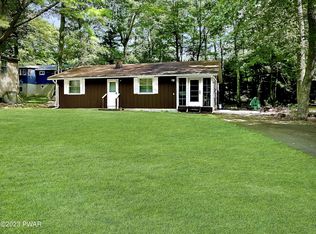 160 E Maheli Dr, Dingmans Ferry, PA 18328