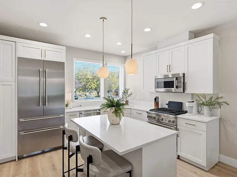 330 NE Quimby Ave #2 — Photo 14