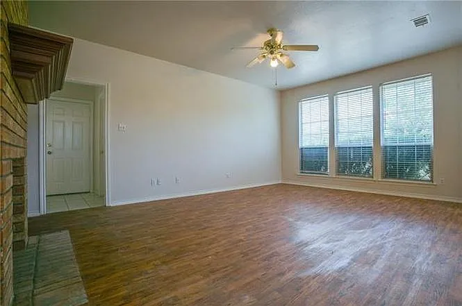 320 Twin Creek Dr — Photo 13