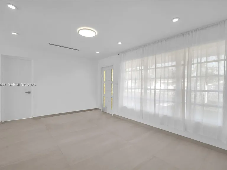 2706 Scott St — Photo 25