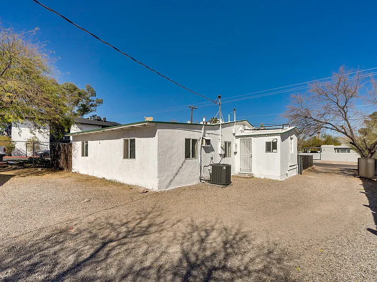 3206 E Bellevue St — Photo 28