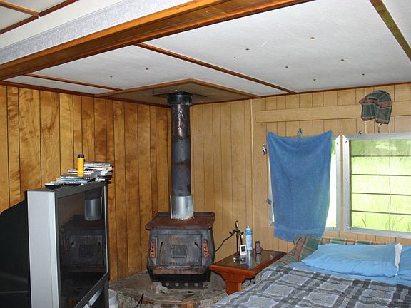 4th image of 451 SE Dawnview Dr
