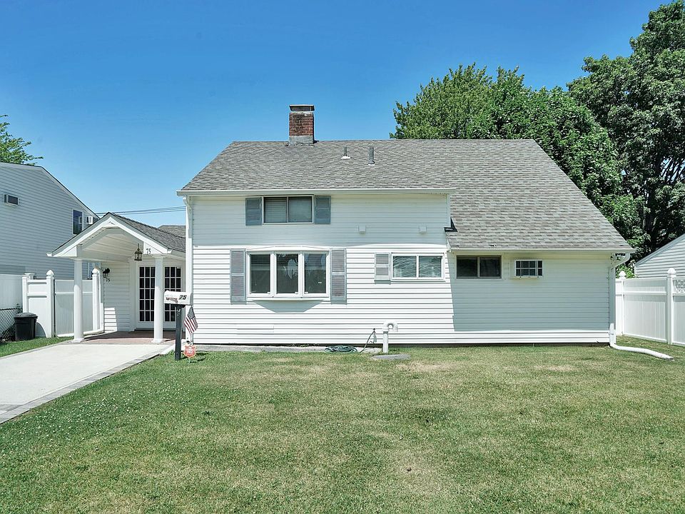 1st image of 75 Red Maple Dr N
