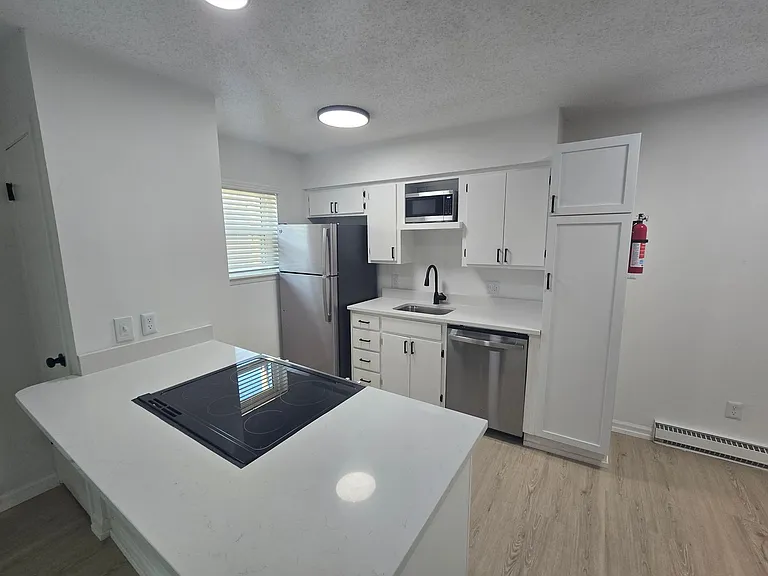 West Apartments — Photo 37