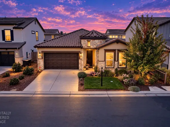 1925 Carmel Ranch Cir, Oakdale, CA 95361