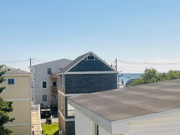 11 Oceanside Ave — Photo 2