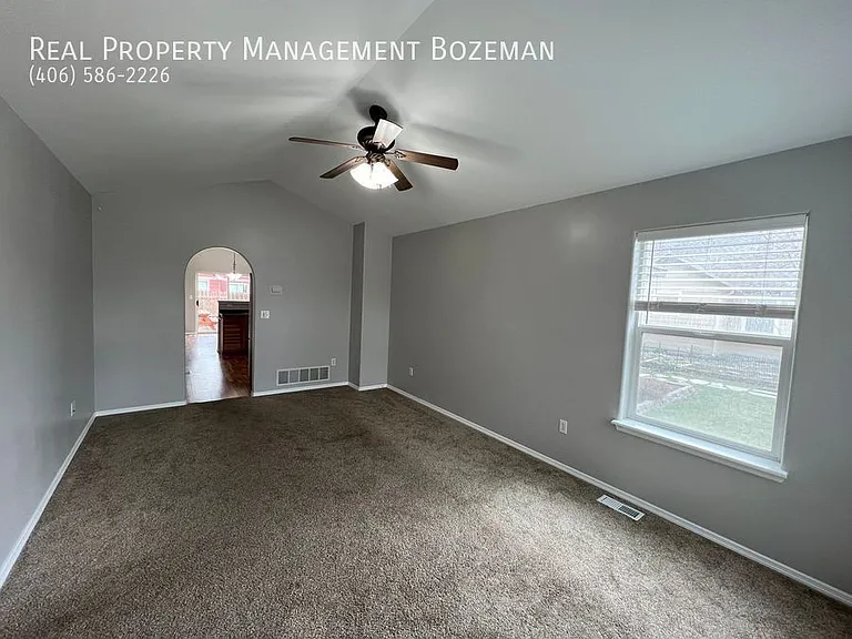 452 Woodman Dr — Photo 18