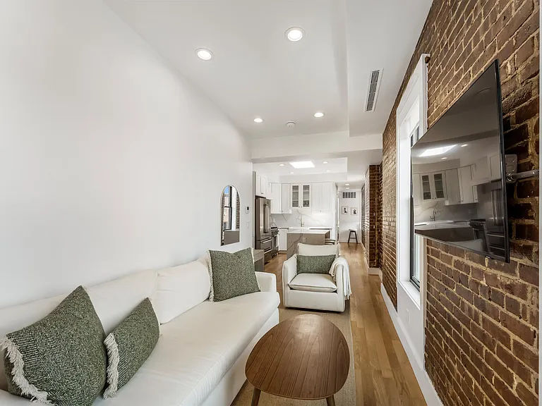 232 Willow Ave #4R — Photo 7