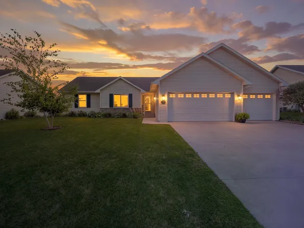 752 Killarny Trl, De Pere, WI 54115