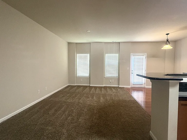 111 Grande Sky Ct — Photo 9
