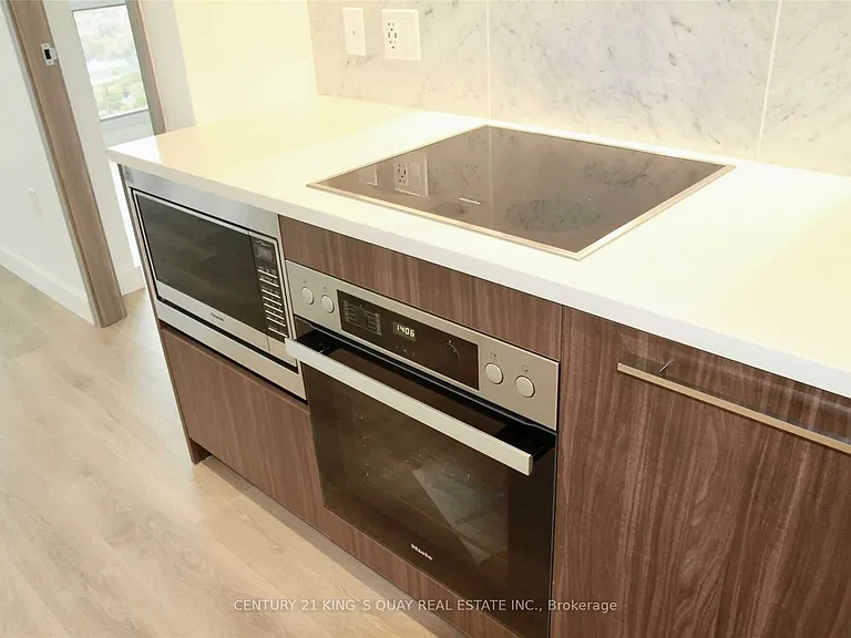 85 McMahon Dr #3701 — Photo 12