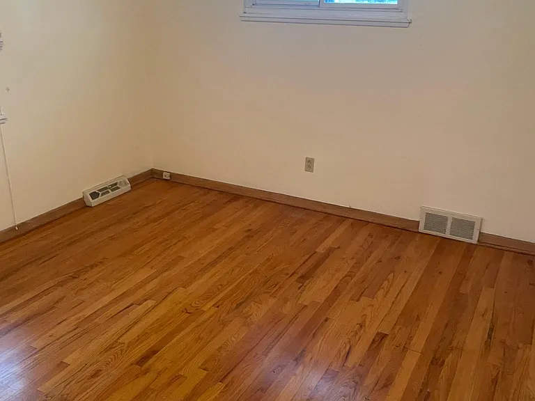4993 Robinhood Dr — Photo 5