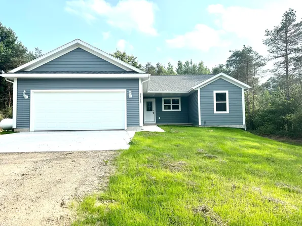 11825 Crimson Creek Dr, Gowen, MI 49326