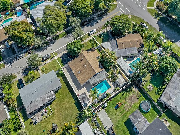 3rd image of 9347 Jamaica Dr