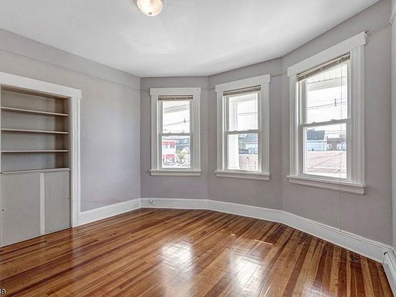5th image of 73 Grand St Floor 2