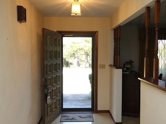 5th image of 249 Whispering Oaks Dr