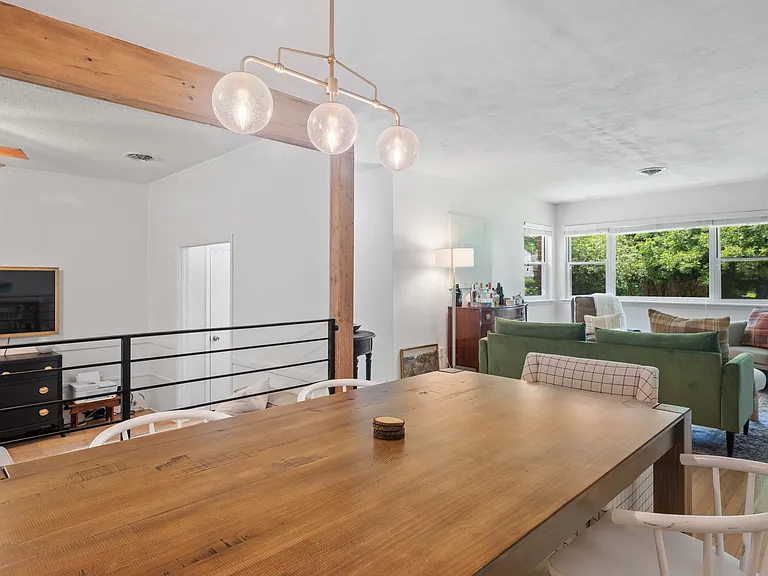 504 Kirkwood Ln — Photo 17