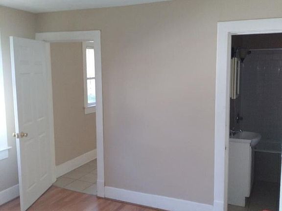 5th image of 103 N 38th St APT 1