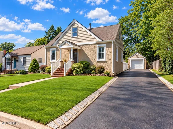 542 Clinton Avenue, Belford, NJ 07718