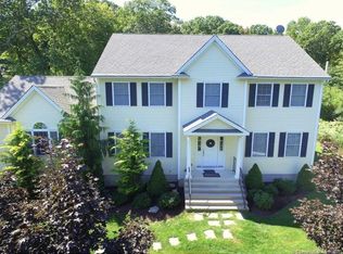 655 Carrington Rd, Bethany, CT 06524