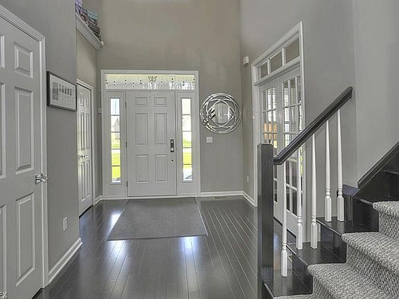 2nd image of 32679 Belmont Dr